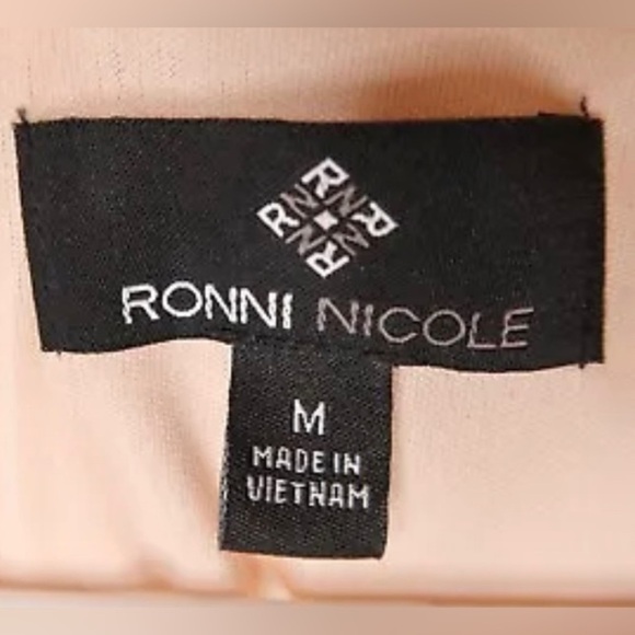 Ronni Nicole Dress Crochet Knit Peach Lined 3/4 Bell Sleeve Women’s Medium - Picture 5 of 6